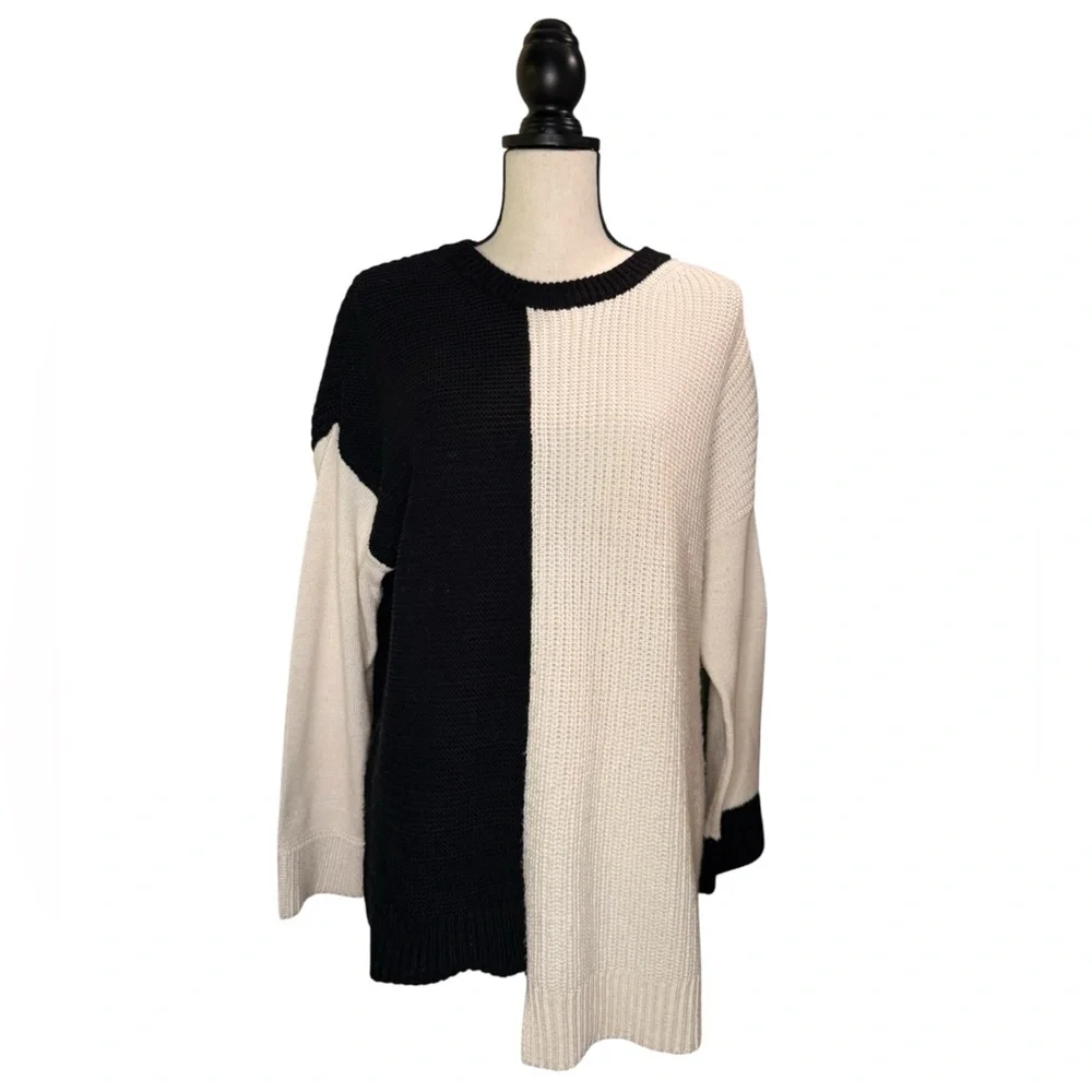Alice + Olivia Black & Cream Colorblock Oversized Sweater | Size L - Picture 3 of 9